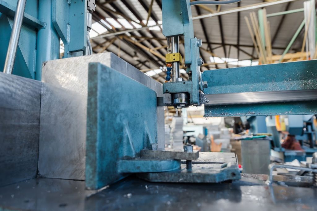 New aluminum plate stock sourced from US mills or verified aluminum plate remnants, a Northern California supplier who also offers precision sawing services is a value-added partner