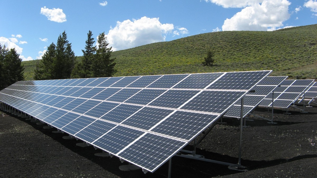 renewable solar energy, solar panels